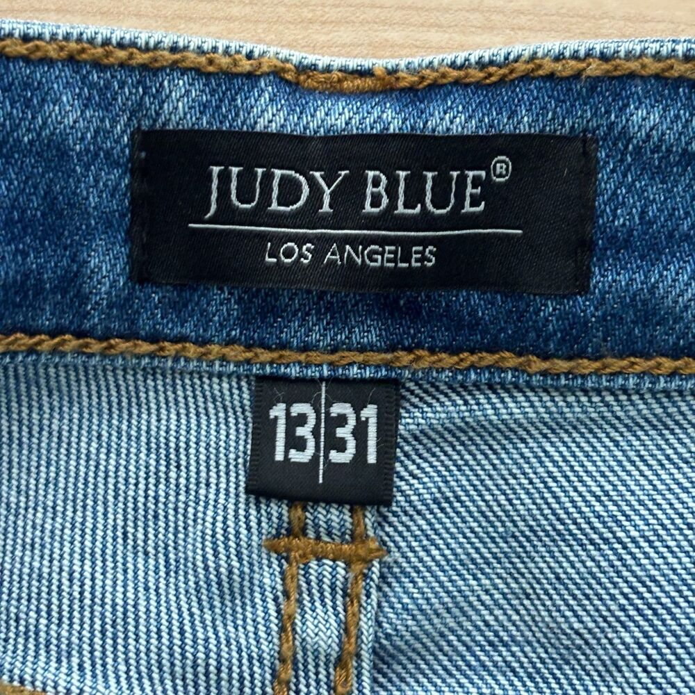 Judy Blue Women Boyfriend Jeans Distressed Light Wash Stretch Size 13/31 L278 - Picture 11 of 14